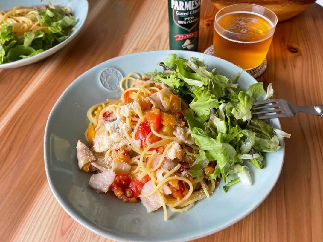 工藤采佳さんのインスタグラム写真 - (工藤采佳Instagram)「おうちごはん🍝😋👌✨ トマトのサラダパスタ🍅 めちゃくちゃ美味しかった(*´꒳`*)♪ 最近、我が家ではパスタがブーム🍝  新しいテーブル良い感じで嬉しいぃ🥰  #おうちごはん#ランチ#昼ごはん#パスタ」7月13日 16時42分 - kudo__ayaka