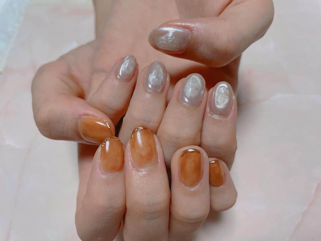 福沢杏純のインスタグラム：「・ オレンジ黄色沼から抜け出せない、、かわいい💭🧡💛 ・ ・ ・ #nail#nails#jelnail#jelnails#ネイル#ジェルネイル#デザインネイル#夏ネイル#オレンジネイル#シンプルネイル」