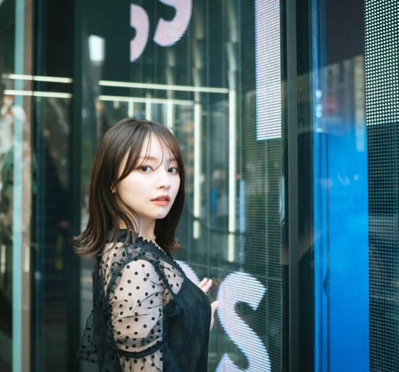 上田操さんのインスタグラム写真 - (上田操Instagram)「スンッて顔してみた  . . . #写真集PRISM #銀座 #black」7月13日 19時10分 - mso_k_0423