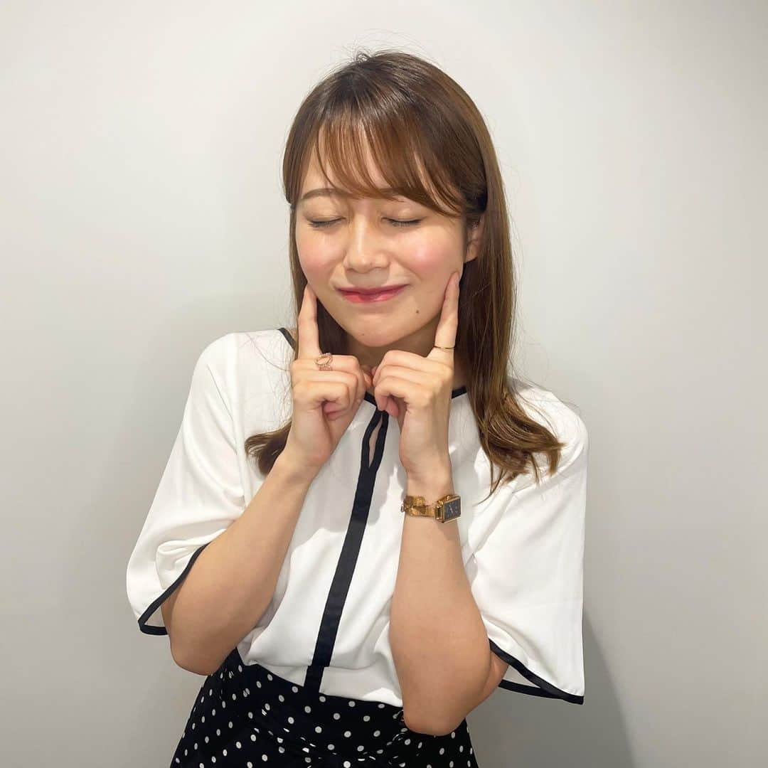 静岡第一テレビのインスタグラム：「いよいよあす！ 　#ヒルナンデス で放送の 日テレ系女性アナウンサー #オシャレ日本一決定戦 👗に #DaiichiTV から #澤井志帆 アナが参戦💕  #静岡 の皆さん 応援よろしくお願いします🌟  #今日のコーデのポイント は #モノトーンコーデ 💕」