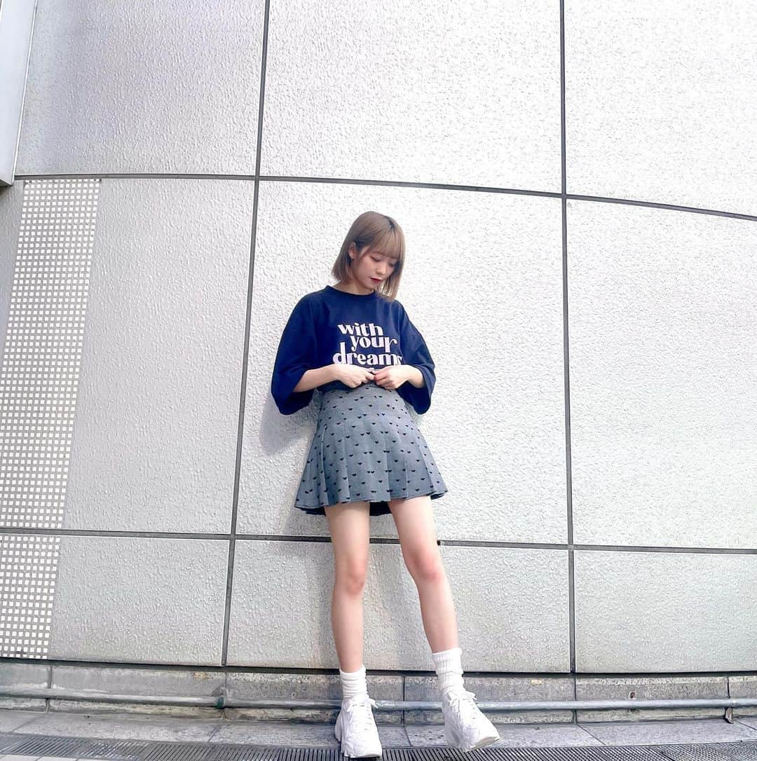 濱越さおりさんのインスタグラム写真 - (濱越さおりInstagram)「. 韓国ファッション☺︎❤︎  T-shirt： @daylife_japan  skirt： @shein_japan   #さおちコーデ」7月13日 21時55分 - hamakoshi_saori