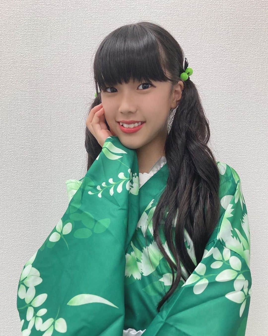 北島澪さんのインスタグラム写真 - (北島澪Instagram)「✨✨✨✨✨✨✨✨✨✨✨✨  メンカラの浴衣ドレス👘👗🎆  さきりんの生誕公演で着たよ💗 先日ライブに行かせていただいたラブライブがモデルの浴衣ドレスなんです🎶  この浴衣着る事が決まってて、後からライブに行ける事がわかって、めっちゃテンション上がりました.ᐟ.ᐟ.ᐟ  運命感じる🔯💕  ✨✨✨✨✨✨✨✨✨✨✨✨   #yumeadocitron  #夢アドシトロン  #cuugal  #cuugalアイドル部  #さきりん  #生誕祭  #浴衣ドレス  #ラブライブ  #ℒℴѵℯℒᎥѵℯ!  #ラブライブサンシャイン  #モデル  #緑担当  #aqours  #東京ドーム  #6周年記念公演  #夏  #お祭り  #行きたい  #fashion  #yukata  #kimono  #japan  #japanesegirl  #japanesefashion  #traditional  #green」7月13日 23時17分 - mio_ymcitron