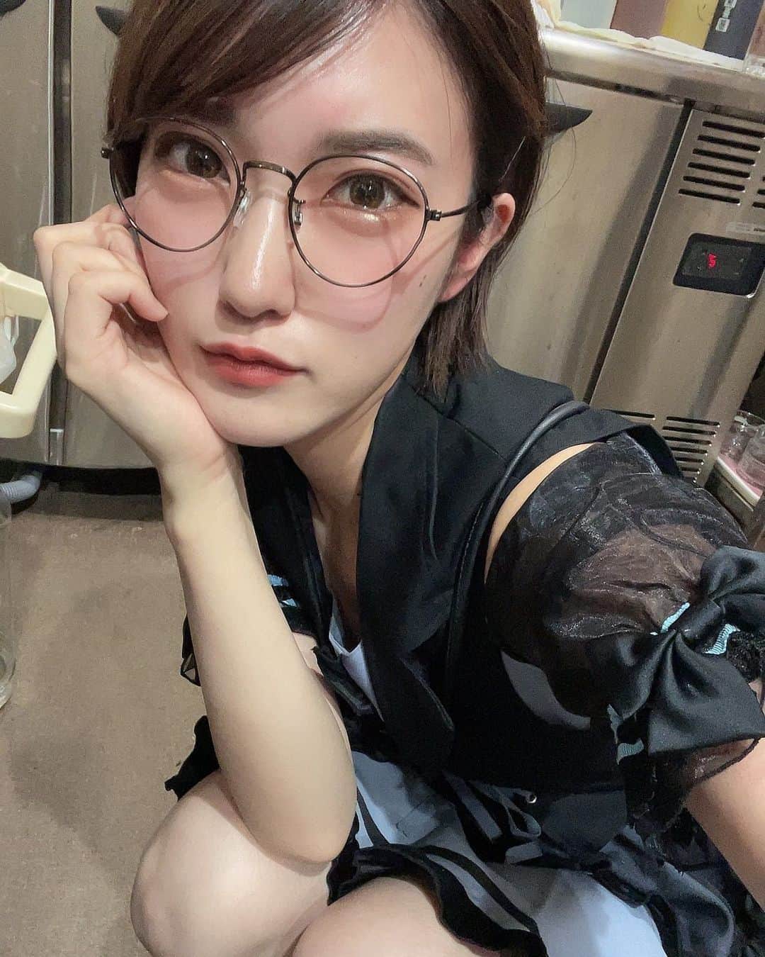 東条蒼のインスタグラム：「＊  ほろ酔いがいーね。  なんか、うん、  お酒ちょっとならたのしいかも。。❤️  今日もありがとー！  #コンカフェ  #コンカフェ嬢  #ちびでび #大山  #撮影会 #メガネ女子 #あおたん #蒼　#サムギョプサルと蒼い黒　#ポトレ #ポートレート #撮影モデル #コスプレ #followｍe #following #japan #girl #photooftheday #tagsforlikes #instalike  #台湾 #香港 #粉我 #拍照 #照片 #人像攝影」
