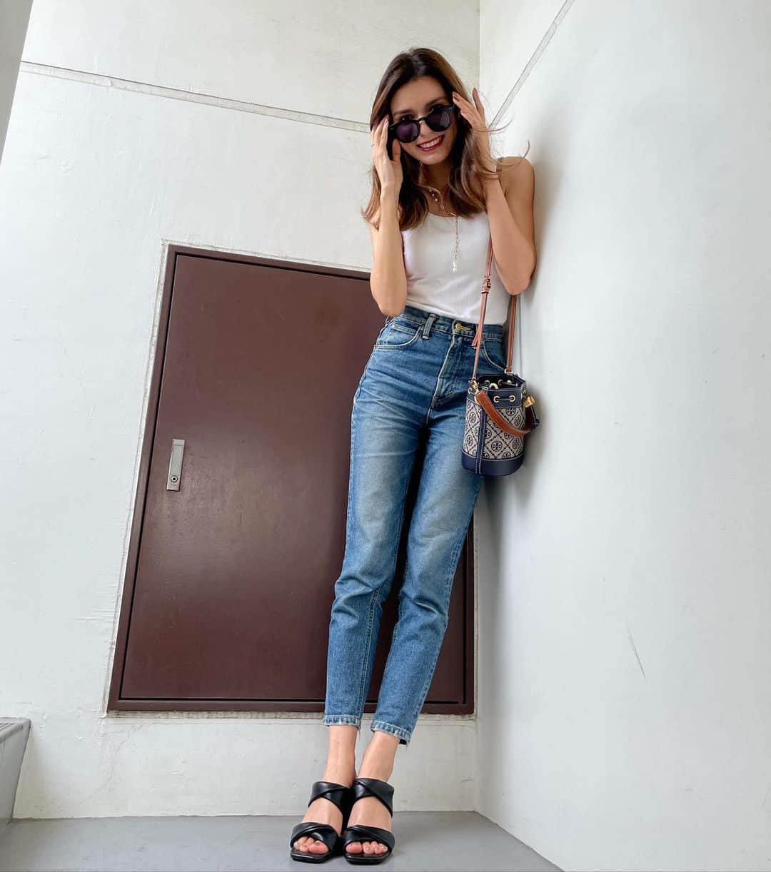 のインスタグラム：「オフショット😜📸😎  #nofilter #summer ??? Supposed to be rainy season in Tokyo...🌞Sun's out today!」