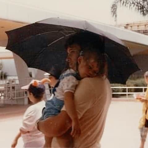 タラ・リピンスキーのインスタグラム：「Happy Fathers Day to this guy. ❤️   Dad, Daddy, Captain Jack, fixer of all things and knower of all things. Can’t imagine my life without him. Im so lucky to call him my dad.   #fathersday」