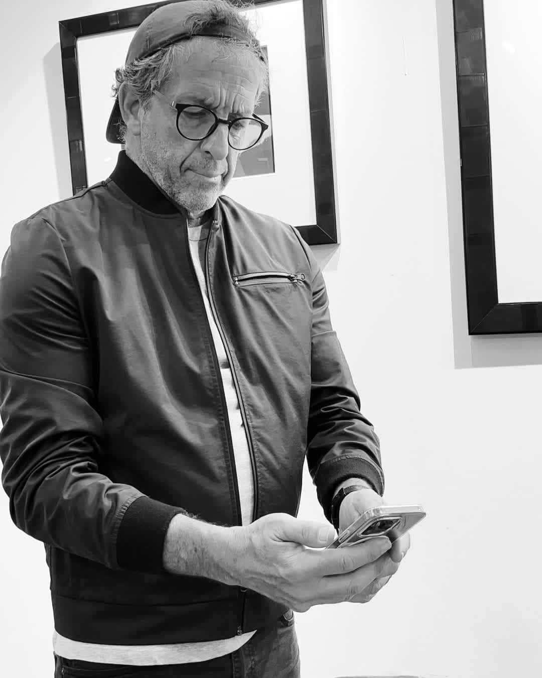 ケネスコールのインスタグラム：「#MondayMotivation: You only get one chance to make a first impression. #KennethCole @KennethColeReal」