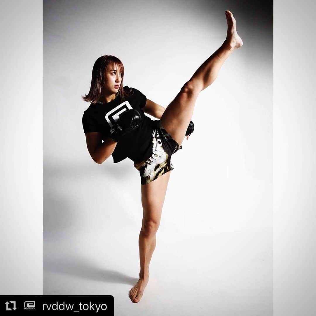 杉山しずかのインスタグラム：「#Repost @rvddw_tokyo with @make_repost ・・・ BIG MARK CUT-OFF SWEAT  #ladys #sweat #22ss #collection #rvddw #tokyo #japan #apparel #sports #brand #workout #activewear #gymwear #martialarts #mma #jiujitsu #karate #kickboxing #grappling #wrestling #kungfu #rugby #run」