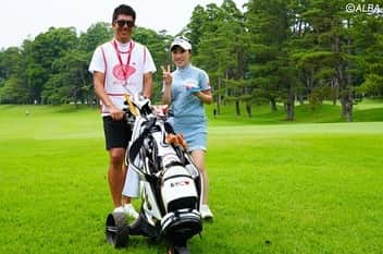 木村彩子のインスタグラム：「. ニチレイレディス応援ありがとうございました⛳️ . 南先生(@3.7.3golfacademy )にキャディーをしていただきました😎✨ たくさん発見もあって、とても楽しく回れました😎✨ ありがとうございました😆 . ずっと「先生ー！これどーします？」ばっかり言ってました🤣🤣 . 今週のアースモンダミンは、悠菜さん(@yuuna_sakaguchi )にキャディーをしていただきます💖💖 今週も頑張ります💖 . #filagolf #callaway #pumagolf #kasco #富山常備薬 #長瀬産業 #ネッツトヨタ千葉 #新鎌ヶ谷駅前クリニック #日本橋すし鉄 #南秀樹 #坂口悠菜」