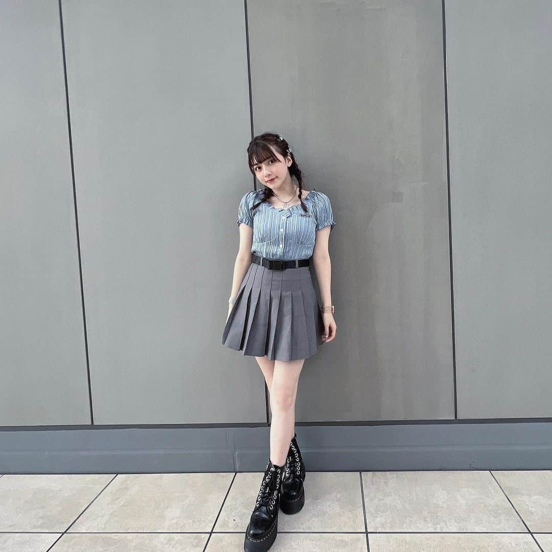 吉澤悠華さんのインスタグラム写真 - (吉澤悠華Instagram)「ㅤㅤㅤㅤㅤㅤㅤ︎︎ 最近暑いね ；； ‎ ⁡  #アイドル #양복 #아이돌 #고교생 #idol #japan #03 #2003 #ootd #outfit #fashion #水色 #水色コーデ」6月20日 17時53分 - harurunfrog_78