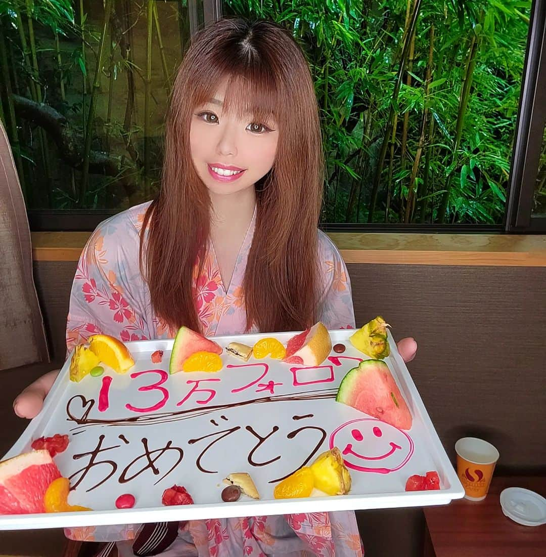 みんちゃん のインスタグラム：「記念のデザートプレート もらったよ🍒🍌🍎🍏🍊🍓🍉🍈🍍🍑 . . . . . . . . . #リゾート #gal #和歌山 #露天風呂 #旅行好きな人と繋がりたい #ootdfashion #ootd #旅行 #温泉旅行 #温泉 #gotoトラベル #summer #プレートデザート #travel #gototravel #ギャル #おしゃれさんと繋がりたい #お洒落さんと繋がりたい #今日のコーデ #写真好きな人と繋がりたい #浴衣女子 #ギャル #ホテル #hotel #記念 #いいね返し #ホテルステイ #浴衣 #白浜 #」