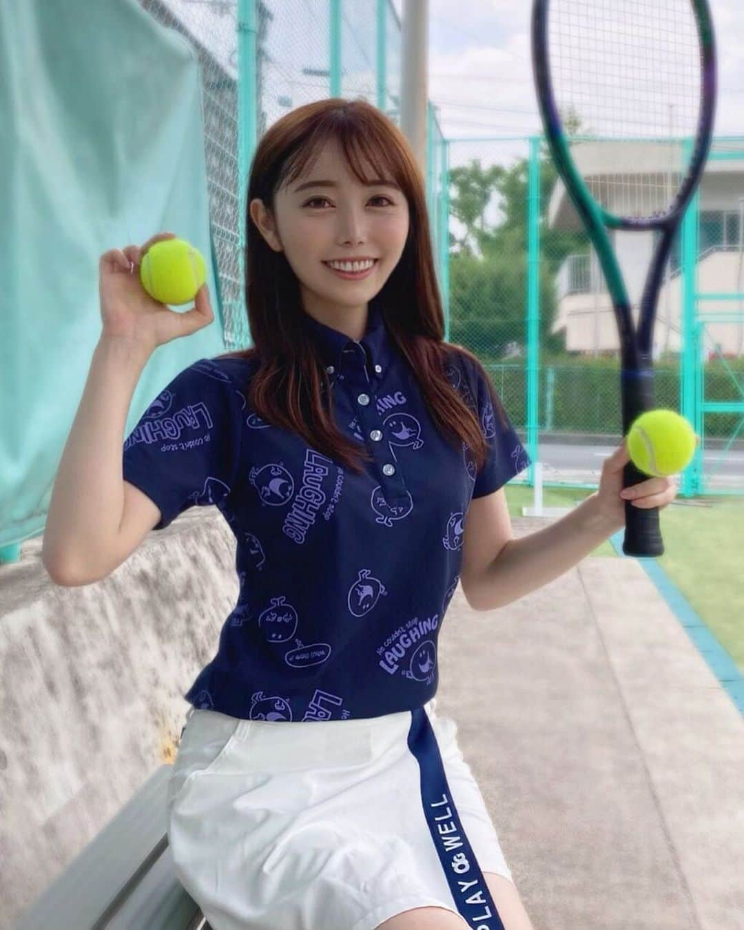 辻満里奈さんのインスタグラム写真 - (辻満里奈Instagram)「１０年ぶり？くらいのテニス🎾  軟式テニスの経験があったので、多分硬式も出来るだろう！と軽い気持ちで臨んだら、ボールの跳ね方もラケットの重さも全くもって別次元！笑  全身変な筋肉痛です😂  #休日 #テニス #テニス部 #テニス女子 #硬式テニス #dayoff #tennis #福岡 #rkb毎日放送 #アナウンサー #辻満里奈」6月20日 18時12分 - marina__tsuji