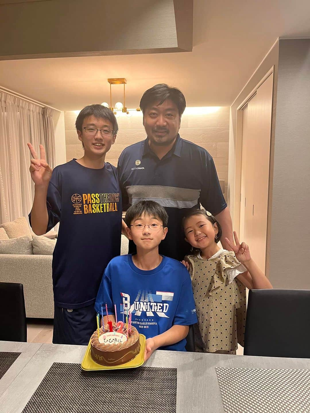 川辺泰三さんのインスタグラム写真 - (川辺泰三Instagram)「ぎりぎりセーフ！ 今日は次男響生の12歳の誕生日！ おめでーと！🎉」6月20日 23時52分 - taizokawabe