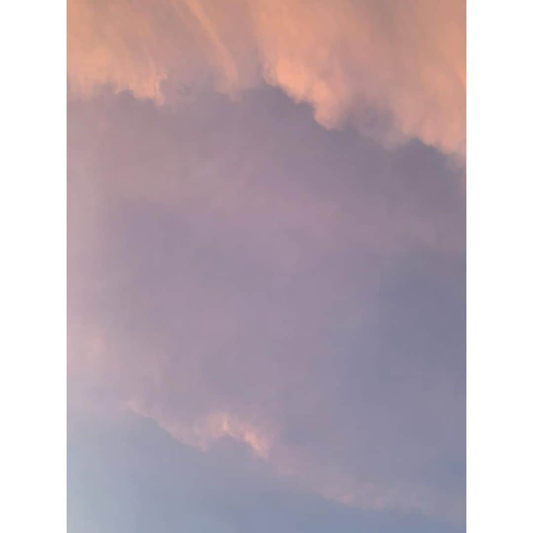 橘美緒さんのインスタグラム写真 - (橘美緒Instagram)「夏の空☁️」6月20日 19時38分 - mio_tachibana