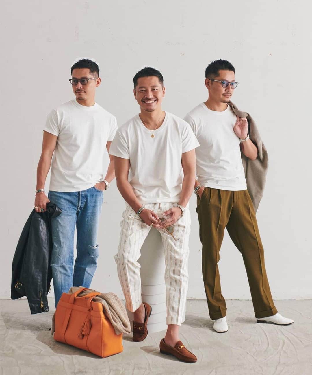 高田朋佳のインスタグラム：「FRUIT OF THE LOOM の永久定番的アイテムでもあるPACK TEE。 L’ECHOPPEコンセプター金子恵治さんとの共同開発ラインであるPersonal Fitにゲストとして参加させて頂き、僕が考える3枚1セットのパックTを作らせて頂きました。 ビッグサイズのTシャツも好きだけれど、僕の憧れる男のTシャツ姿はやはりジャストフィット。 ネック周りやボディ、袖の長さなどそれぞれ拘って作らせて頂き、これが本当に3枚1セット？と思えるような素晴らしい仕上がりになりました。 ボディの白も蛍光晒しの真白では無く自然な白。 インナーとしてはもちろん、これからの時期に1枚でも着て頂ける表情の豊かさが特徴です。  ■James 首に沿うような狭めのネックとコンパクトな肩周りが特徴。端正な表情ながら、ややゆとりのあるボディシルエットはナイーブでありタフである二面性を感じさせます。  ■STEVE 大きくとった肩幅とボディライン、ゆとりのある首元が特徴。アンダーウェアというTシャツのルーツを感じる、男のゆとりが滲む仕上がりです。  ■ALAIN ややボートネックに近い独特のネックラインと、少し長めの袖丈が特徴。”esprit”を感じる品のある佇まいで、Tシャツ姿をドラマティックに映えさせます。 (左→右) 6/22(水)から伊勢丹新宿店様で先行販売開始です。 このTシャツでこれからの季節のファッションを楽しんで頂けると嬉しいです。  @fruitoftheloom_japan  @keijikaneko  @tomoyoshi_takada  #personalfittee  #fruitiftheloom  #packt」