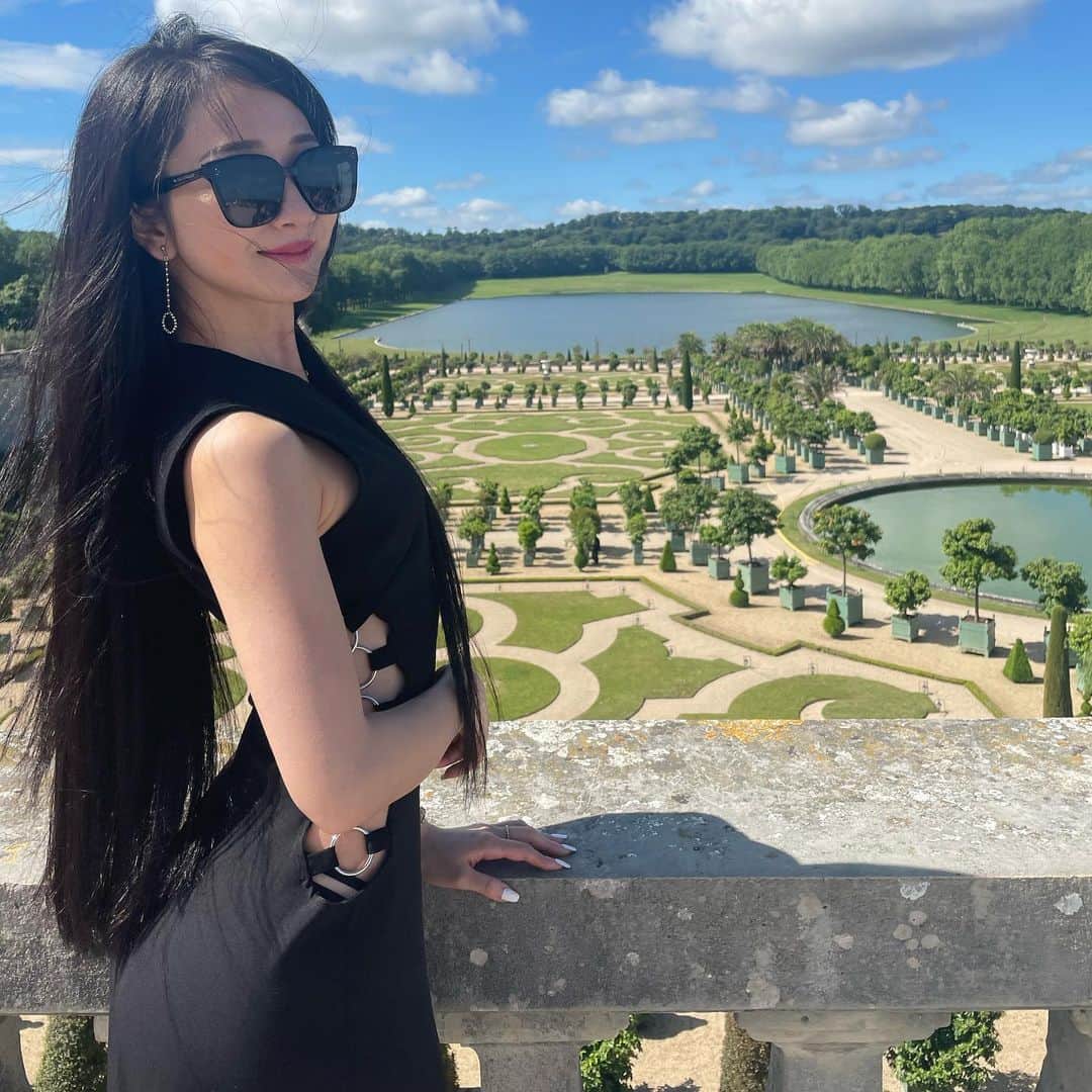 熊野あゆ（澄川鮎）のインスタグラム：「. . パリから少し離れたヴェルサイユ宮殿🏰 . 行けて本当に良かった✨✨✨ . . #versailles #castle #france #europe #eu #gorgeous」