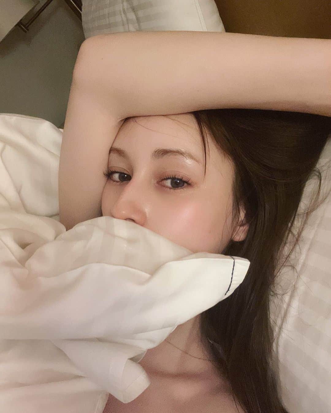 ダレノガレ明美さんのインスタグラム写真 - (ダレノガレ明美Instagram)「Netflixで怖いの見て寝れなくなりました🫣 寝ますよー」6月21日 0時27分 - darenogare.akemi
