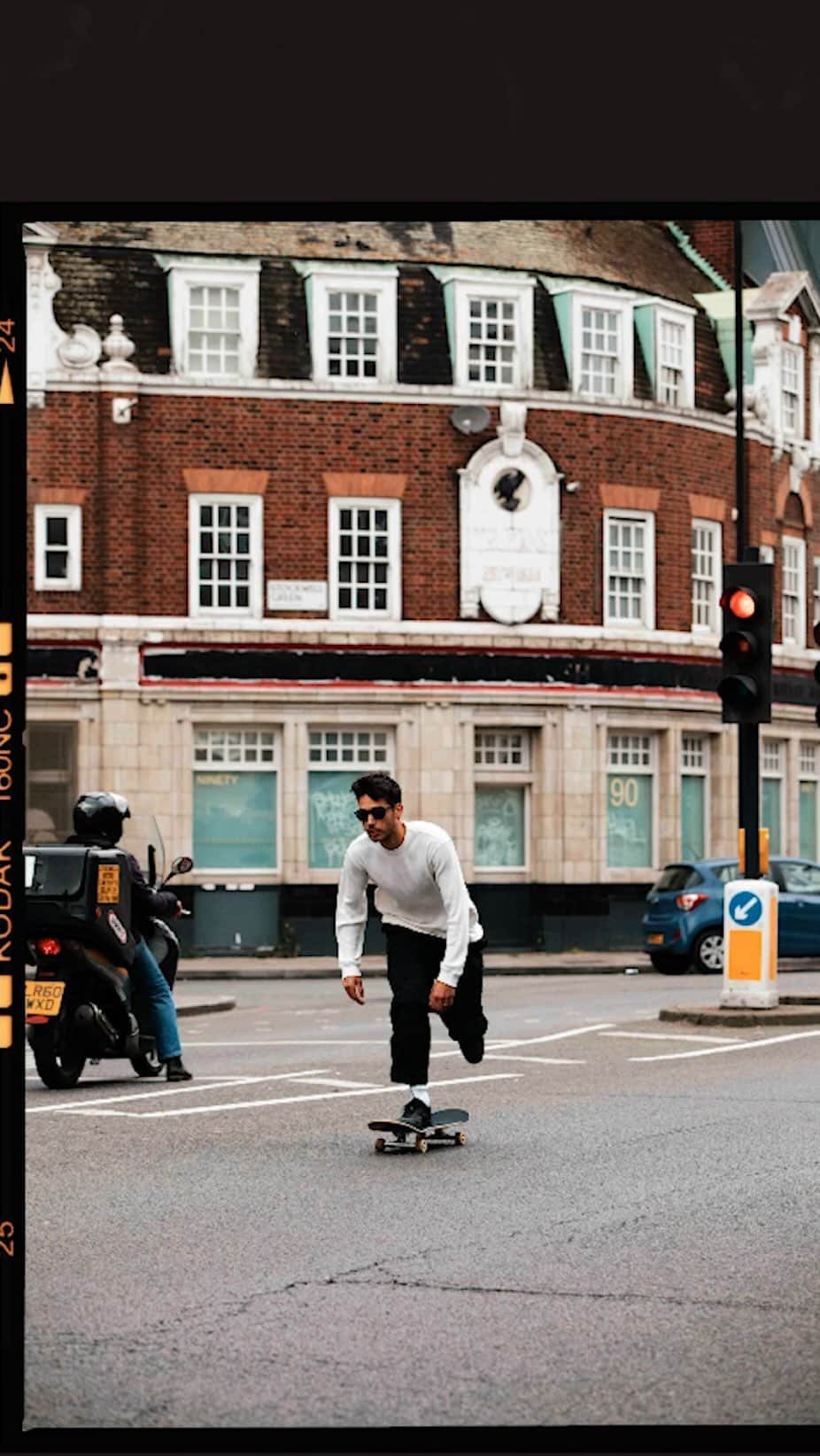 OAKLEYのインスタグラム：「Since 2012 Betongpark has worked passionately to design, construct and refurbish unique spaces for skateboarding and urban activities all over Europe. Their skills have now taken them to one of London’s oldest and most iconic skateparks, Stockwell, where they are currently undergoing a huge refurbishment which will help the growth of the local community and inspire the next generation of skateboarders.  @t0mkn0x @betongpark_ltd @Betongpark  #BeWhoYouAre」