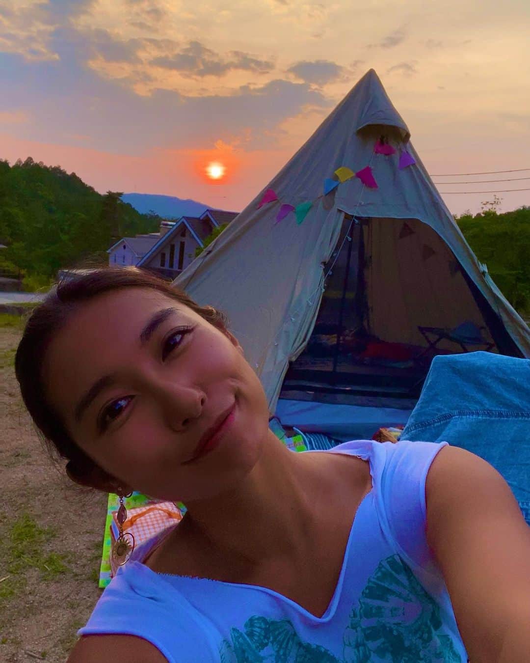 のインスタグラム：「写真撮ろうと思ったら ムービーだった🤣 #キャンプ  #テント  #広島  #アウトドア  #男の子ママ」