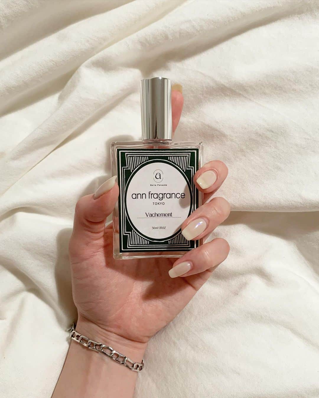 糸川菜央のインスタグラム：「@annfragrance   香りを調合して自分で作るフレグランス🫧  香りも空間も素敵すぎた＾＾  #annfragrance #fragrance」