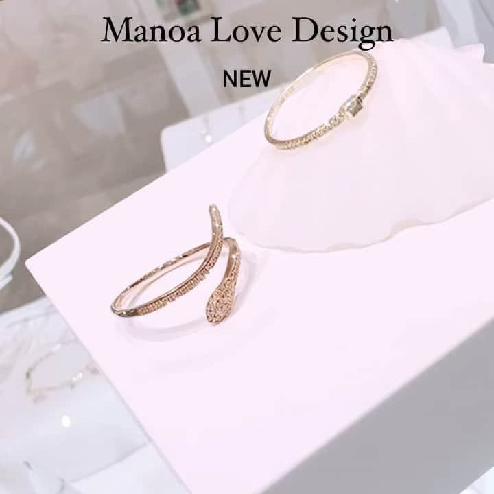 Manoa Love Design Hawaiiのインスタグラム：「Snake 🐍 diamond ring✨  #manoalovedesign #snakedesign #jewelryaddict #waikiki#honoluluhawaii #oahuhawaii jewelrybrand #internationalmarketplace #マノアラブデザイン#マノアラブ#蛇 #ヘビ#蛇リング #スネーク #ジュエリーブランド#ジュエリーショップ #ワイキキ#ワイキキビーチ#ホノルルハワイ #ゴールドジュエリー #ゴールドリング #ハワイ旅行 #ハワイ好き#インターナショナルマーケットプレイス」