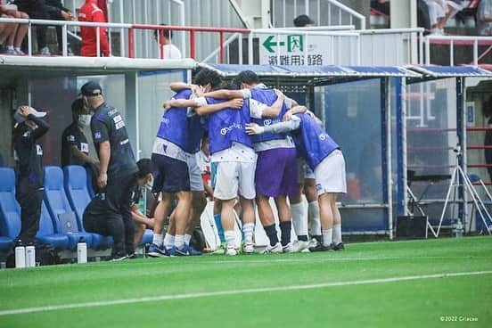 大崎淳矢さんのインスタグラム写真 - (大崎淳矢Instagram)「Honda FC 2-1◯ 厳しい3連戦を、2勝1敗と勝ち越して終わることができました！  最近勝ち星もついてきていて、内容が伴わなくても勝ち切ることができているのはチームとして収穫だと思います！  とはいえ、僕たちの目標はＪリーグに昇格することです。そこの目標はブレることなく勝っていきます！  まだまだこんなもんじゃない。 #逆襲の6月  #クリアソン新宿」6月21日 11時07分 - osakijunya7