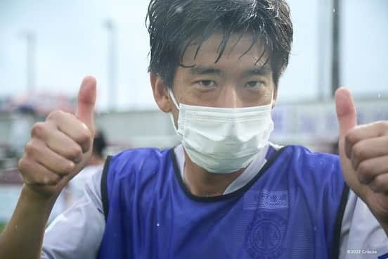 大崎淳矢さんのインスタグラム写真 - (大崎淳矢Instagram)「Honda FC 2-1◯ 厳しい3連戦を、2勝1敗と勝ち越して終わることができました！  最近勝ち星もついてきていて、内容が伴わなくても勝ち切ることができているのはチームとして収穫だと思います！  とはいえ、僕たちの目標はＪリーグに昇格することです。そこの目標はブレることなく勝っていきます！  まだまだこんなもんじゃない。 #逆襲の6月  #クリアソン新宿」6月21日 11時07分 - osakijunya7