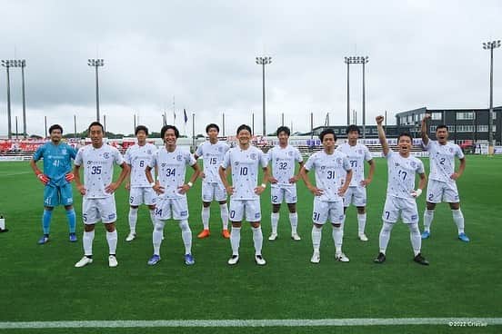 大崎淳矢のインスタグラム：「Honda FC 2-1◯ 厳しい3連戦を、2勝1敗と勝ち越して終わることができました！  最近勝ち星もついてきていて、内容が伴わなくても勝ち切ることができているのはチームとして収穫だと思います！  とはいえ、僕たちの目標はＪリーグに昇格することです。そこの目標はブレることなく勝っていきます！  まだまだこんなもんじゃない。 #逆襲の6月  #クリアソン新宿」