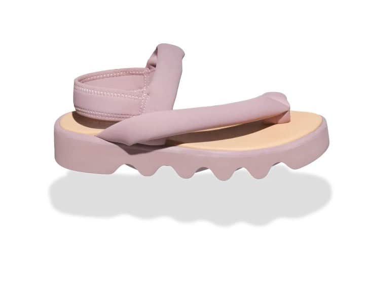 のインスタグラム：「/// Issey Miyake x UN | Bounce Sandal in Lilac Chalk /// . . . . #unitednude #SS22 #allinthedetail #structuralcolor #creativecollaboration」