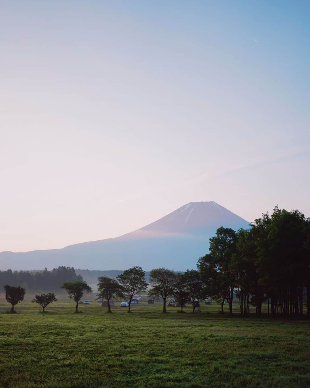 茉莉のインスタグラム：「🗻🌅 . . ありがとう富士山… って言いたくなるくらい 朝の景色が綺麗だったんです…😌✨ . .」