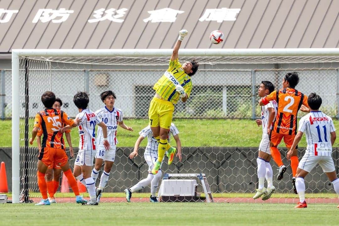 のインスタグラム：「vsホンダ 0-0 vsヴェルスパ大分　2-3 vs ヴィアティン三重　1-1 なかなか勝利が遠く、足踏み状態が続いてますが勝つための準備を。 #ラインメール青森  #廣末陸」