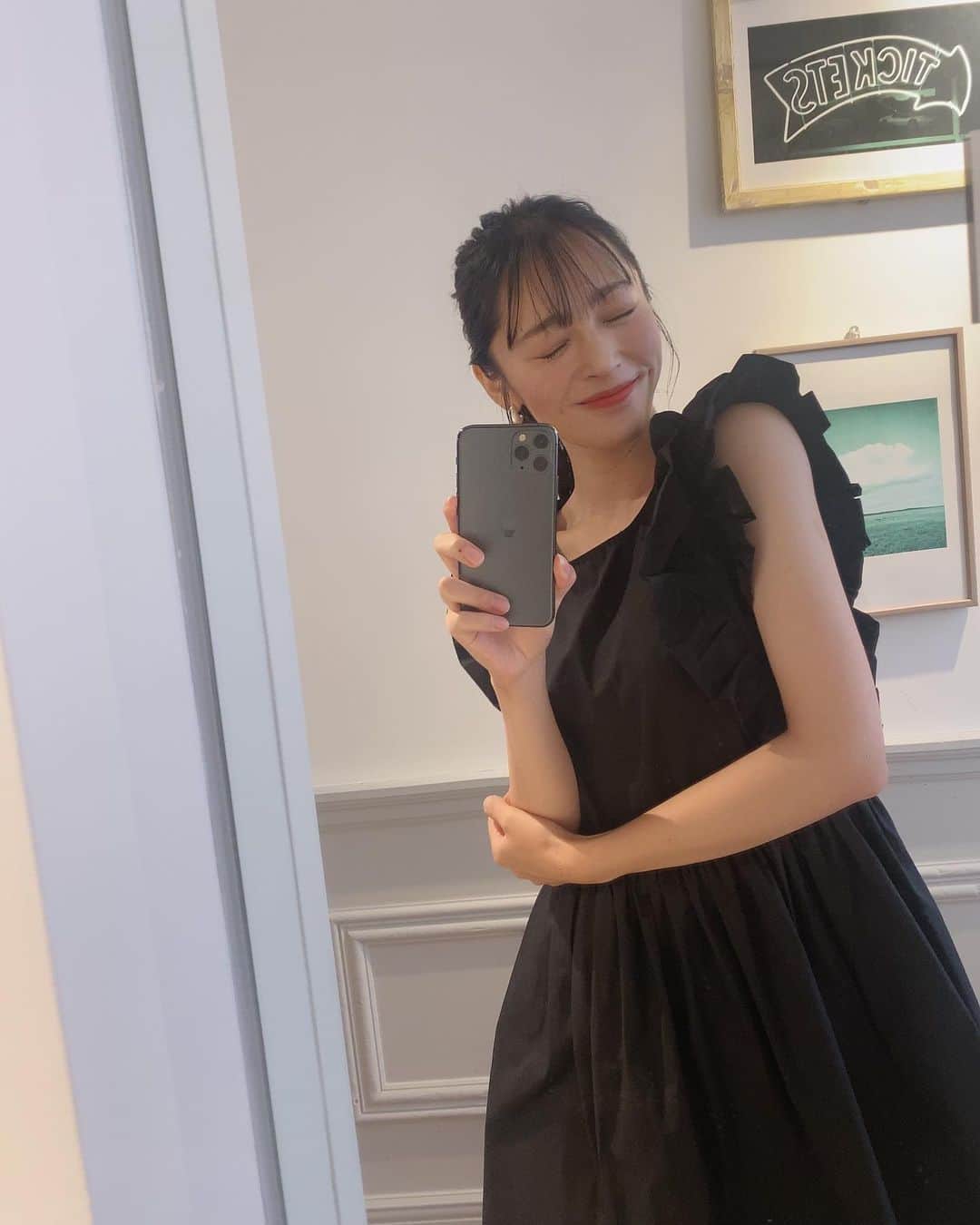 神部美咲のインスタグラム：「🖤🤍🖤」