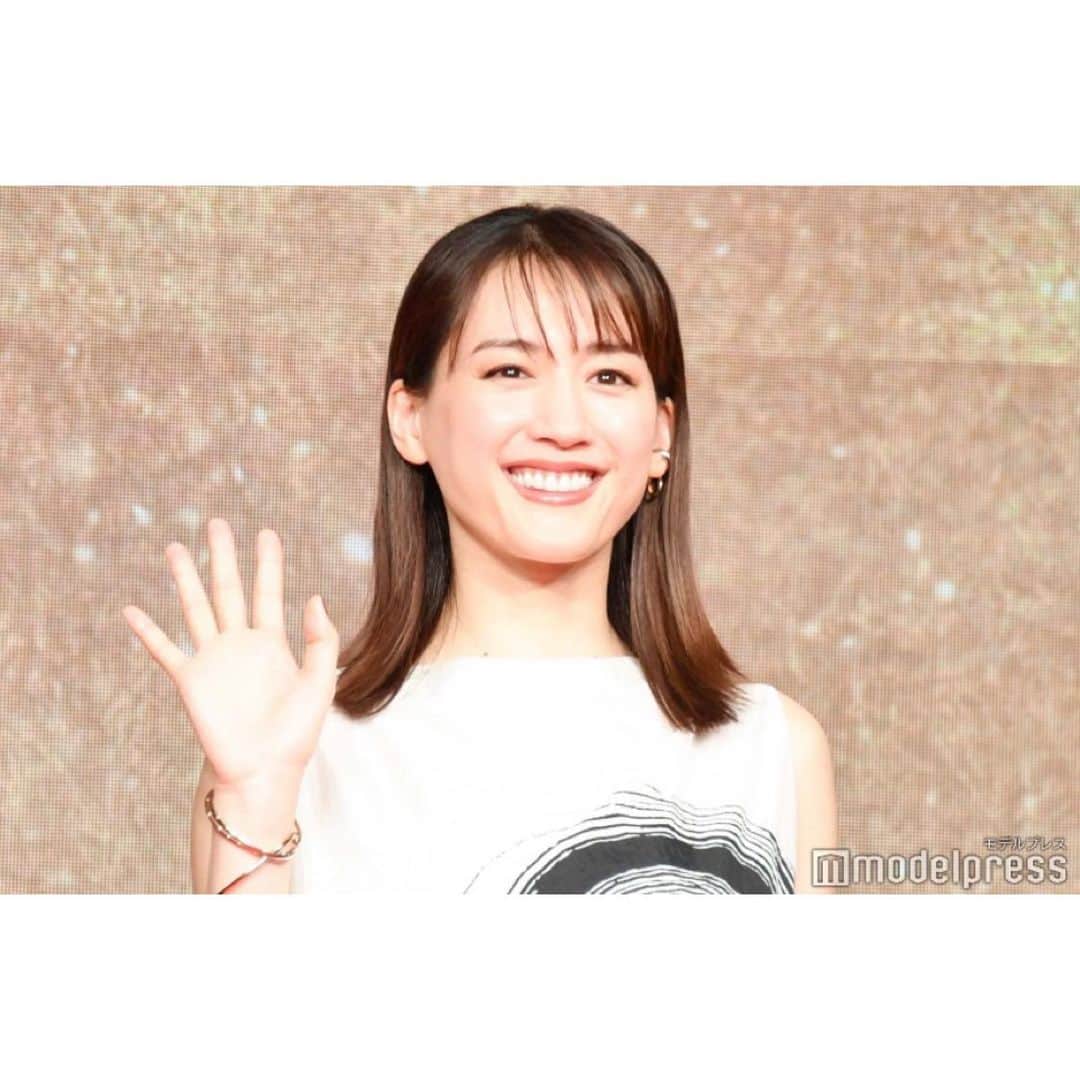 綾瀬はるかファンのインスタグラム：「. 木村拓哉と綾瀬はるかが21日、都内で行われた映画「THE LEGEND　＆　BUTTERFLY」（大友啓史監督、来年1月27日公開）企画発表会見に出席した。  東映70周年記念作品で、脚本は古沢良太氏。タイトルの「LEGEND」は主演の木村が演じる織田信長、「BUTTERFLY」は綾瀬が演じる正室の濃姫を指す。 . . #綾瀬はるか #ayaseharuka #harukaayase  #映画 #THELEGENDandBUTTERFLY」