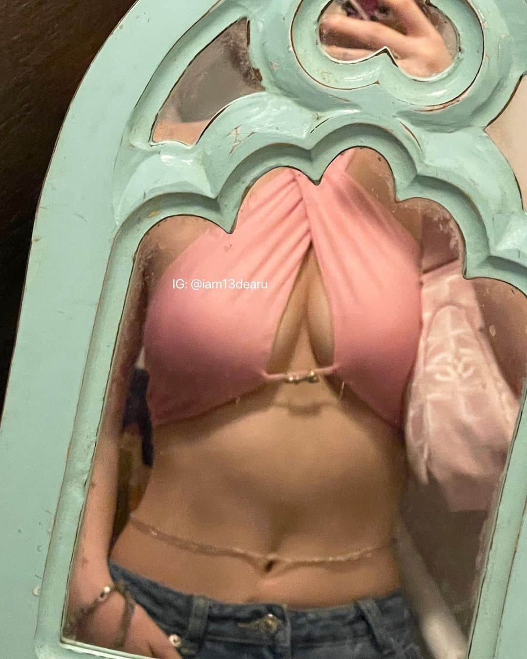 柚月瀬那のインスタグラム：「🦋💗✨🎀  最近中臀筋を鍛えるのにハマってます。横蹴りキック🦵🏼で鍛えるのに好き😆できるアーサナ増えてくる🧘🏻‍♀️  #鏡が汚いなどの意見は受け付けておりません　#そちらの意見はお持ち帰りください　#ヨーギニ　#workout #筋トレ　#中臀筋　#ヒップアップ　#yogini」