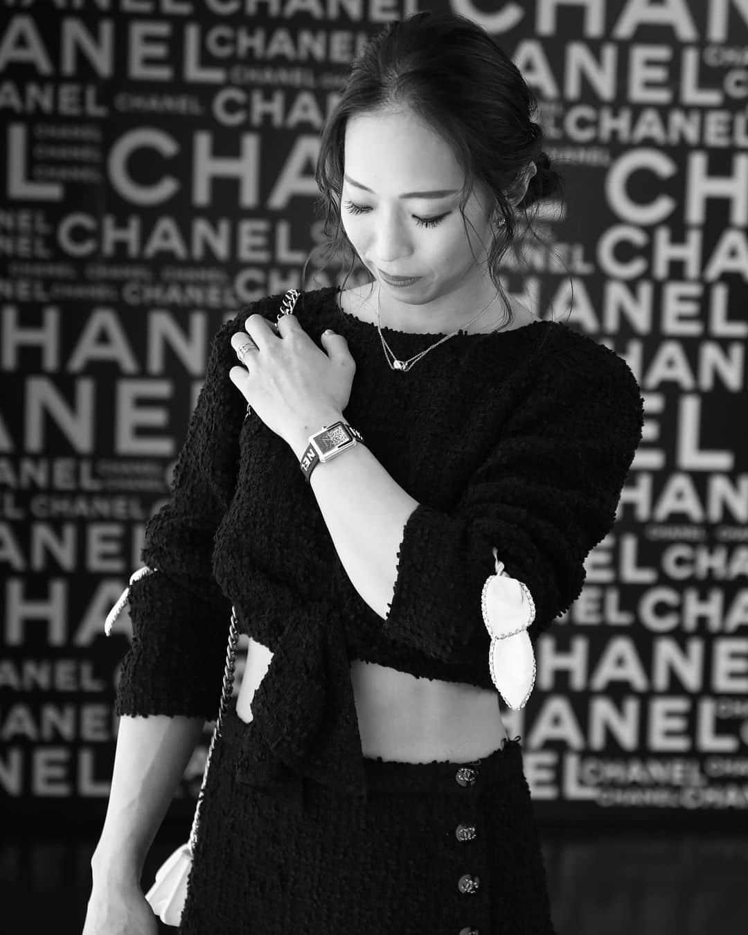 野口啓代のインスタグラム：「chanel limited watch collection.  時計はもちろん、衣装もメイクも可愛くて幸せな時間🖤  @chanelofficial  #chanelwanted  #chanelwatches」