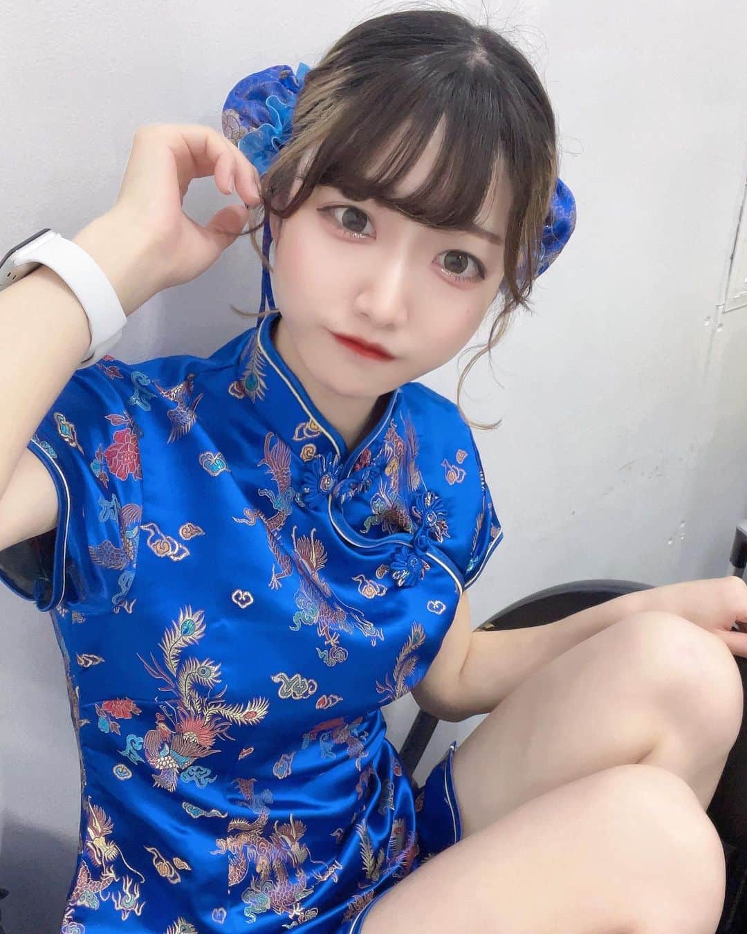 牧乃めいのインスタグラム：「今は私だけのもの  #粉我 #japaneseidol #idol #被写体 #被写体モデル  #被写体になります #ファインダー越しの世界  #撮影会 #撮影会 #アイドル  #自撮り界隈 #自撮り #lfl #l4l #likeforlike #いいね返しは絶対 #いいね返し #ウルフ #インナーカラー #ウルフカット #ウルフボブ #ウルフカット女子 #地下アイドル #東京セラフィム #東セラ #水色担当 #ootd #おしゃれさんと繋がりたい #チャイナ服 #チャイナドレス」