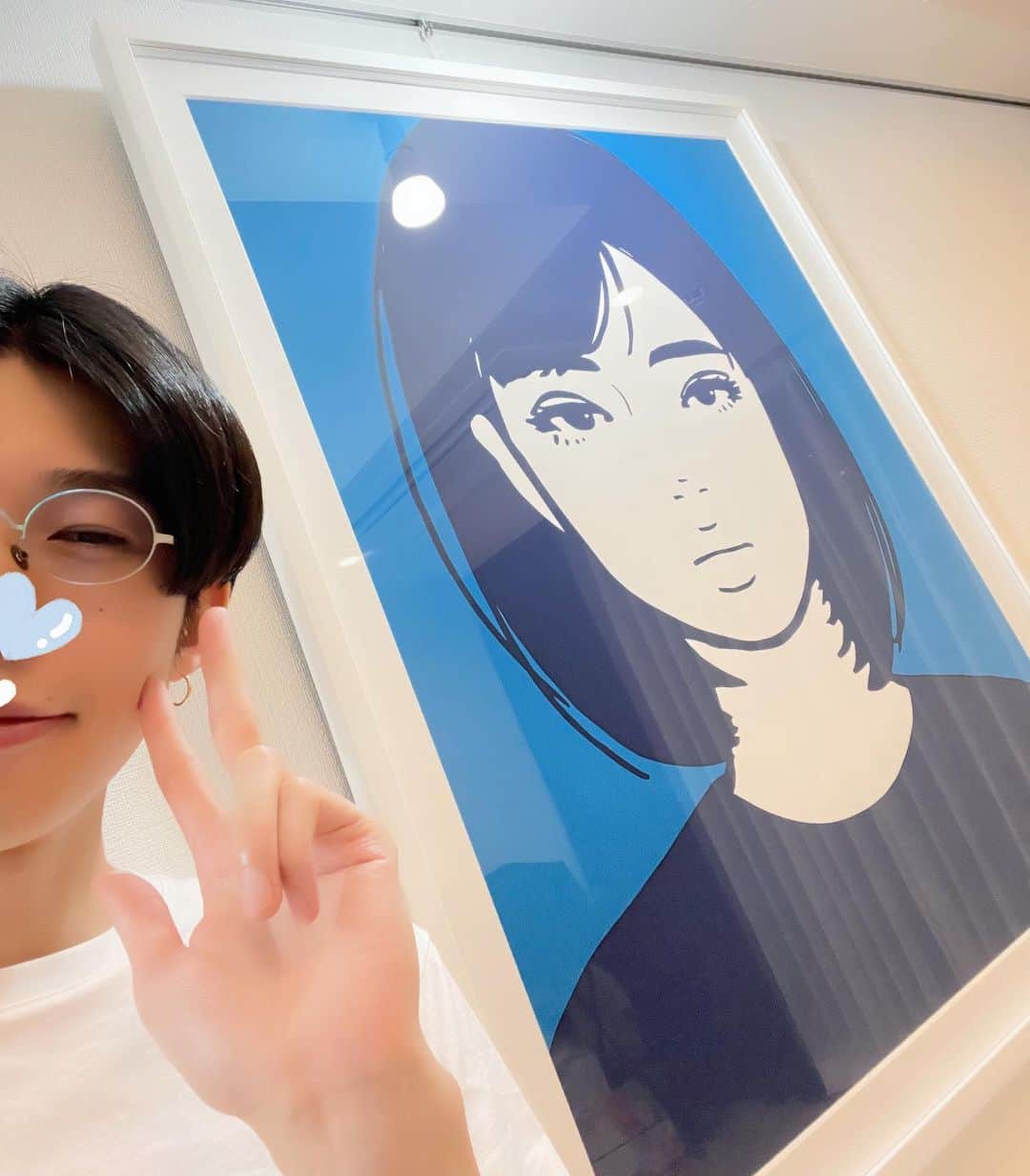 リモーネ先生のインスタグラム：「現代アート。です🤗  よりお家が好きになって、より引きこもりに拍車がかかります😭  #kyne」