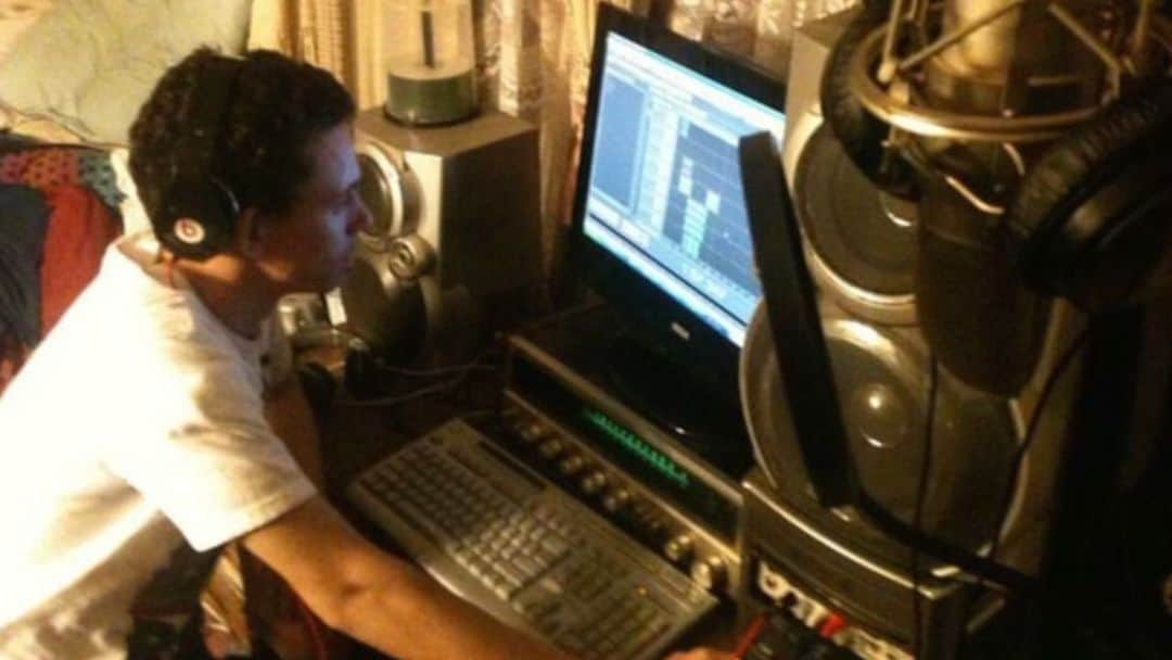 ロジックのインスタグラム：「2006 demo…. I’m not sure when but I’m dropping a free album of my earliest recordings from 2006 just for the fans!」