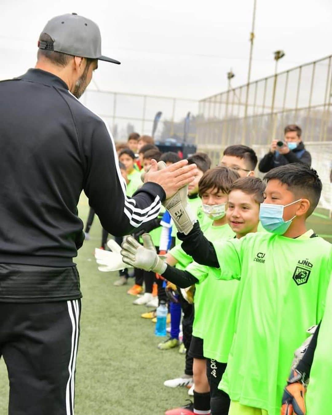 クラウディオ・ブラーボのインスタグラム：「Educando, Enseñando, Transmitiendo 💚 @elunocampus」