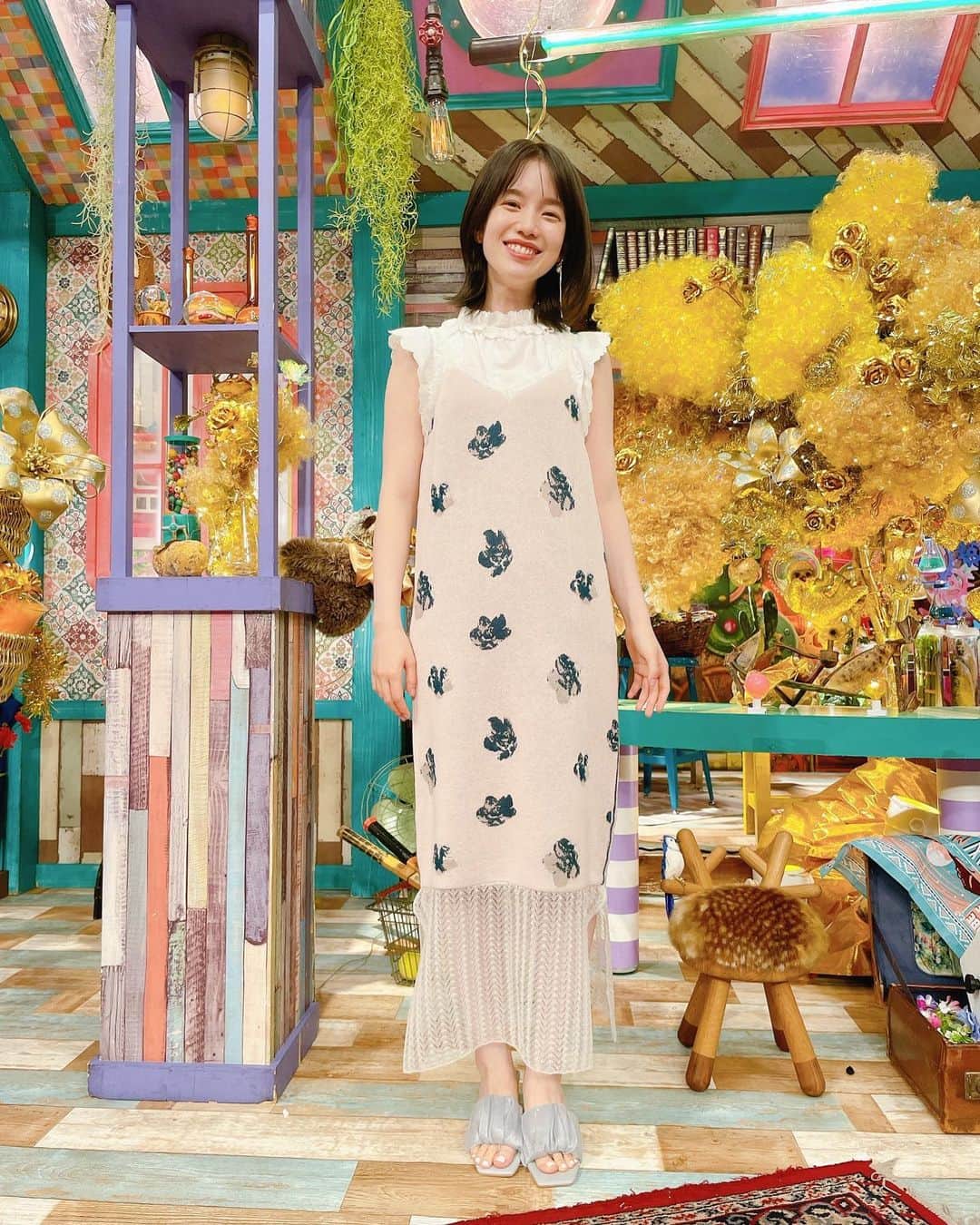のインスタグラム：「今週金曜日24日よる8時からは‼️ ⁡ 『激レアさんを連れてきた。 若林 vs 強レア大先輩2時間スペシャル』✨🎉 ⁡ 激レアさんand強レア大先輩として、 研ナオコさん 中尾ミエさん 平野レミさん  が登場〜🙏‼️ ⁡ このラインナップ見た時は『🥹』な感じの顔に なりましたけれども、お三方のお話を聞いて とっても勉強になりましたし、 豪快でカッコいい生き方にパワーを貰いました‼️ ⁡ 円安やら値上がりやら大変な世の中ですが 人生の素敵な先輩たちから エネルギーを分けてもらいましょう🫠✌️ ⁡ ゲストの皆さんも豪華です👍 ⁡ ゴールデン2時間スペシャル‼️ よる8時からぜひご覧下さい‼️」