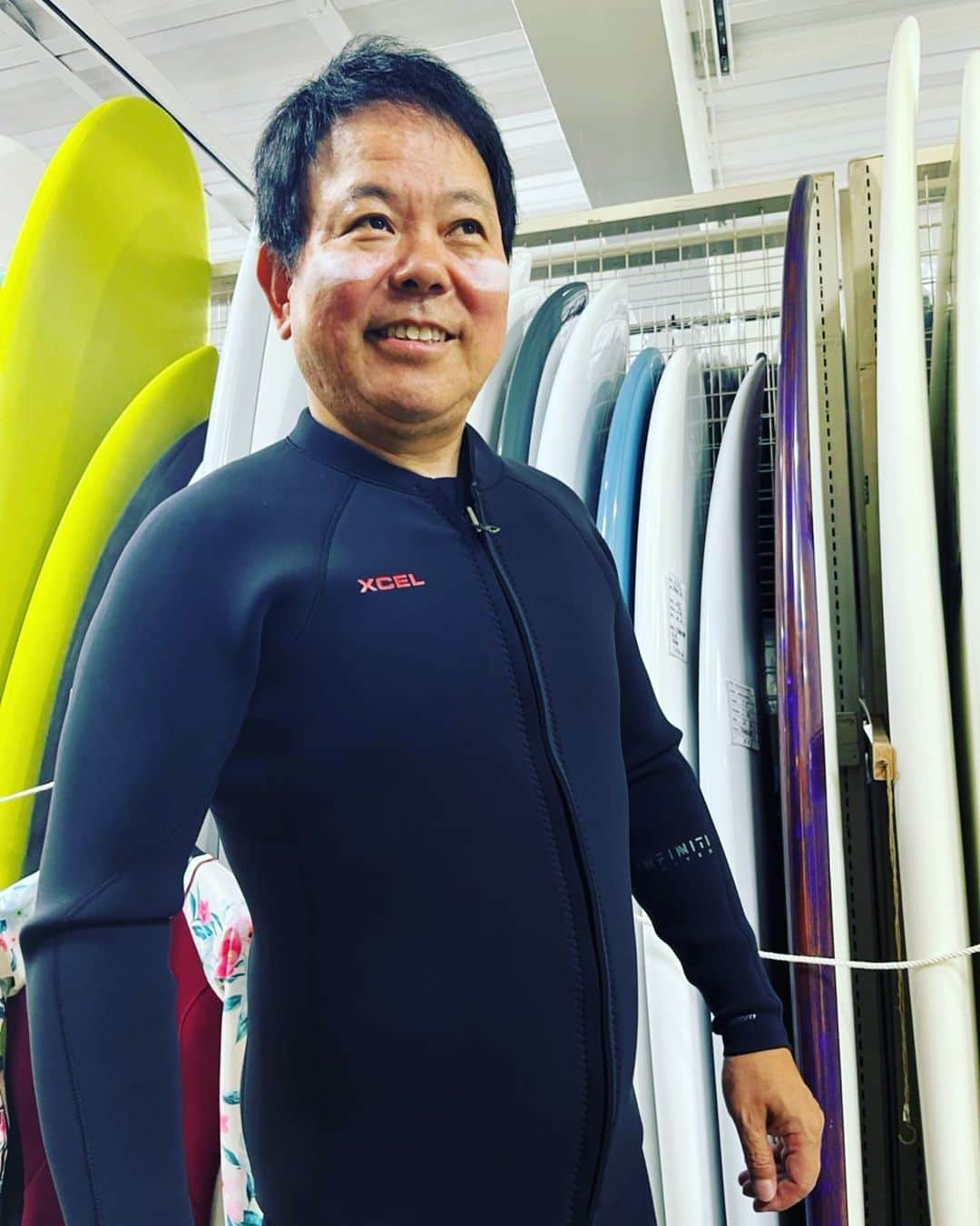 ほんこんさんのインスタグラム写真 - (ほんこんInstagram)「ニューウエットXCEL いい波でした #xcelwetsuits  #xcel #ロングスリーブジャケット #ウエットスーツ #機能性 #動きやすい #コーストライン #ロングボード #サーフィン #鵠沼海岸サーフィン  #ほんこん」6月22日 11時58分 - hongkong2015_4_9