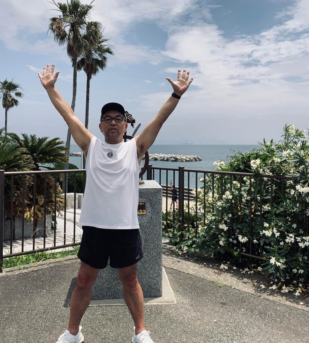 中野英雄のインスタグラム：「今日は暑い‼️ walkingは汗だくでした 気持ちいい〜  #walking #japan #instagood #enjoy #happy #yokosuka」