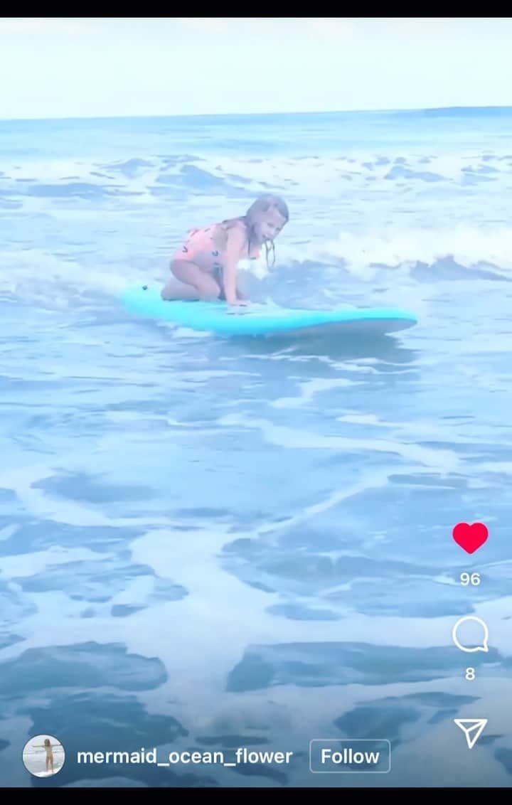 Bethany Hamiltonのインスタグラム：「“ITS GONNA BE HARD BUT I CAN DO IT!!!” Today we wrap the #OneArmChallenge! See this video to be inspired and to see how cute everybody was! Thanks everyone for challenging yourself and joining in on the one arm challenge!!! I definitely cried and smiled A LOT watching these videos! And just seeing the ripple effects we can have by being our brave and willing to try selves!!! Lots of love and remember “ITS GONNA BE HARD BUT I CAN DO IT!!!”」