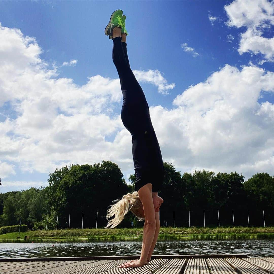 リーケ・ウェイファースのインスタグラム：「Finding back my balance 🤍🙏🏼✨」