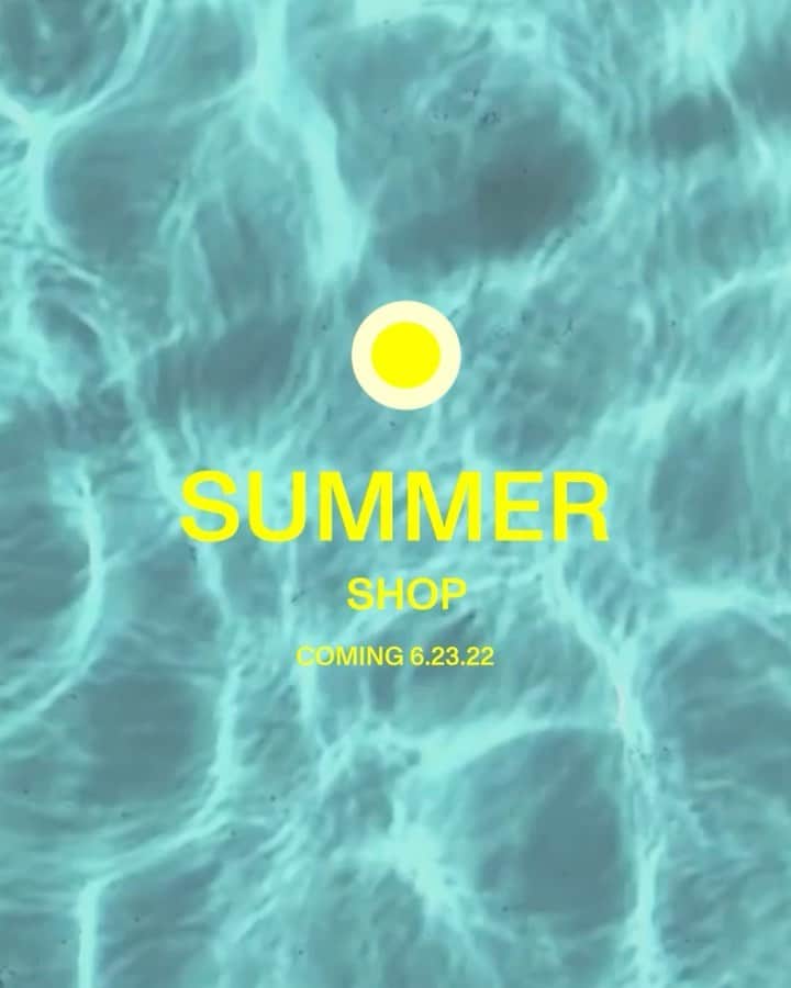 MZウォレスのインスタグラム：「It's heating up, but we're keeping things cool with our Summer Shop, coming 6.23.22! Head to the link in our bio to sign up for our MZW Rewards program and be the first to shop what's to come.  #MZWSummer #DesignedToDoMore」