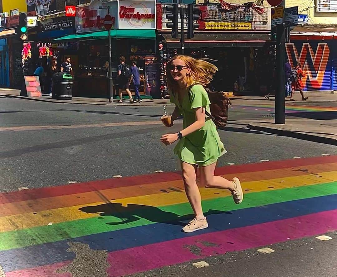ケイティ・パスフィールドのインスタグラム：「London pride hits different 🏳️‍🌈」
