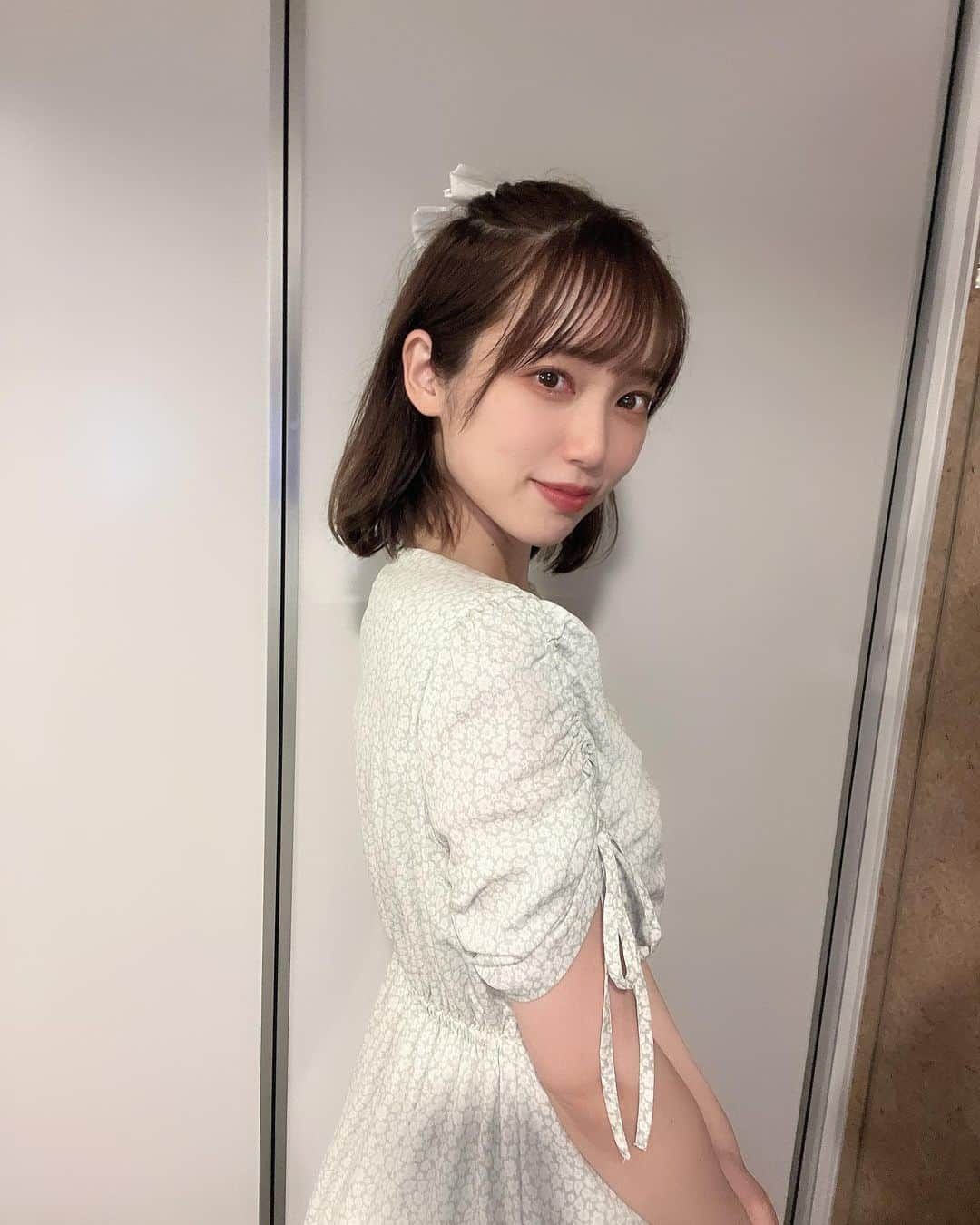 是枝優美さんのインスタグラム写真 - (是枝優美Instagram)「ワンピース‎◌𓈒𓐍  1枚で可愛いワンピが好きなんだ☺️黄緑色なの分かるかな？  #selca #selfie #셀카 #셀카그램 #today #ootd #dailylook #instagood #instalike #instafashion #followme #outfit #今日のコーデ#インスタ映え #アイドル #idol #japaneseidol #japanesegirl #マイディア #是枝優美 #ワンピース #ハーフアップ」6月22日 21時44分 - yu_mi1226