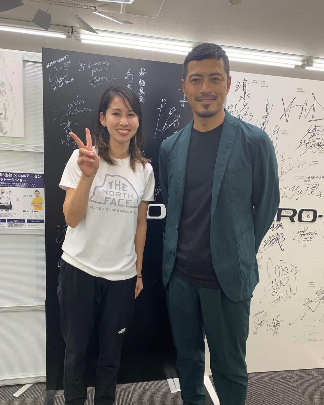 桒原えりかのインスタグラム：「先日 @zeroinitialize でプロサッカー選手で、腸内細菌のプロの鈴木啓太さんにお会いできました♪ @keita.suzuki.official   体動かしてるところもみれて、 やはりかなり感度高い！！そしてイケメン！ と、 市原悦子さんばりにこっそり陰からみてワクワクと 凄さを目の当たりにしました。  また、がっつり現役時代のお話や、今の事業内容を短い時間でしたが聞けて、すごーい！と感動するところや、わかる！と共感するところがあり、 いつかまた色々とお話ししてみたいなと思いました♪  貴重なお話、お時間ありがとうございましたー😊✨  (珍しくミーハー心露わにして、写真頼んじゃった😊💖)」
