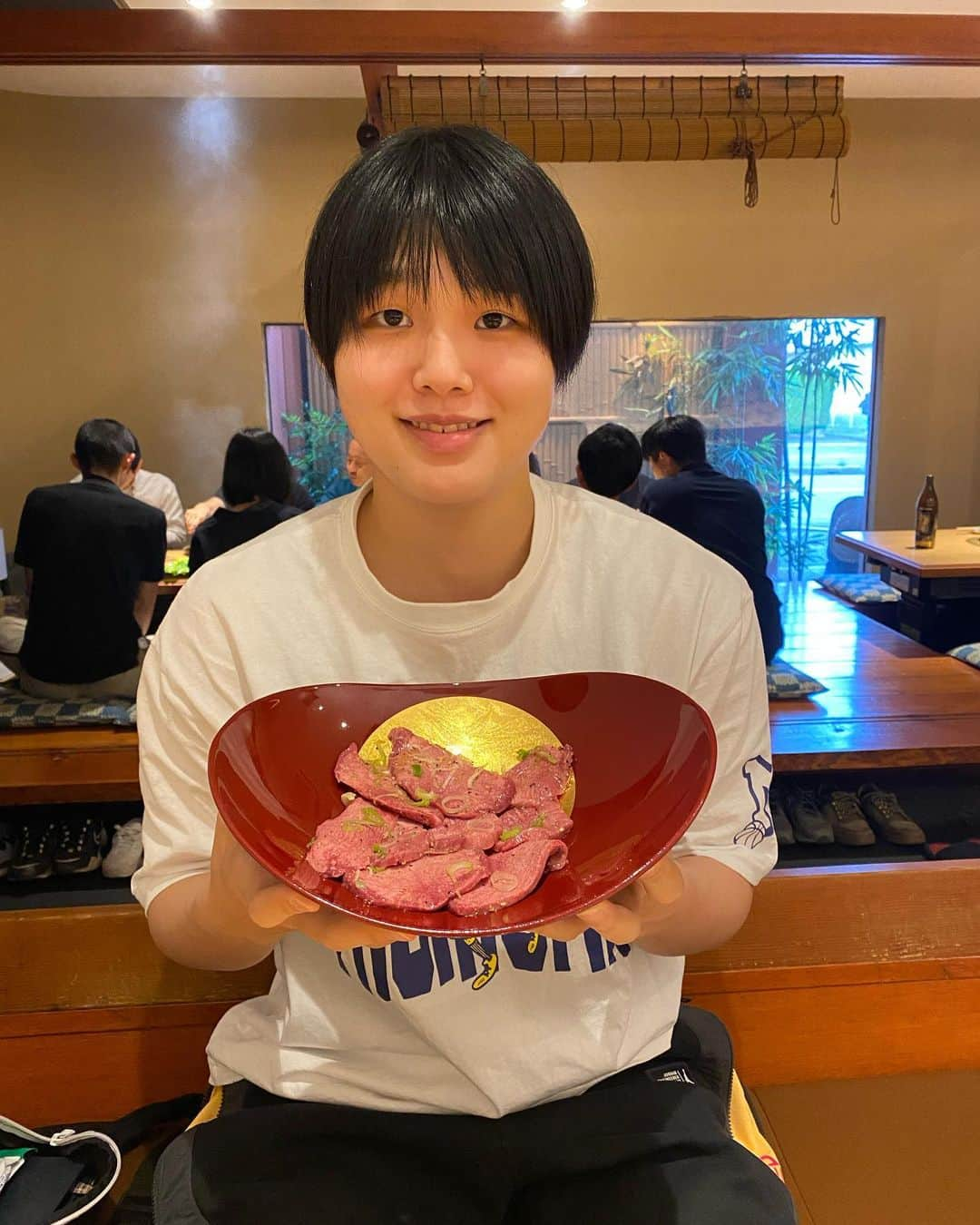 赤穂ひまわりさんのインスタグラム写真 - (赤穂ひまわりInstagram)「本当美味しい😋ありがとうございました！  1枚目…動画なのにずっと静止🤦‍♀️ 2.3枚目…見るだけで美味しい 4.5枚目…肉以外も絶品✨ 6枚目…ほおずきおいしかった 7枚目…どういう感情？  #清州園#今日はご飯3杯#飯テロ」6月22日 22時32分 - a.himawari88