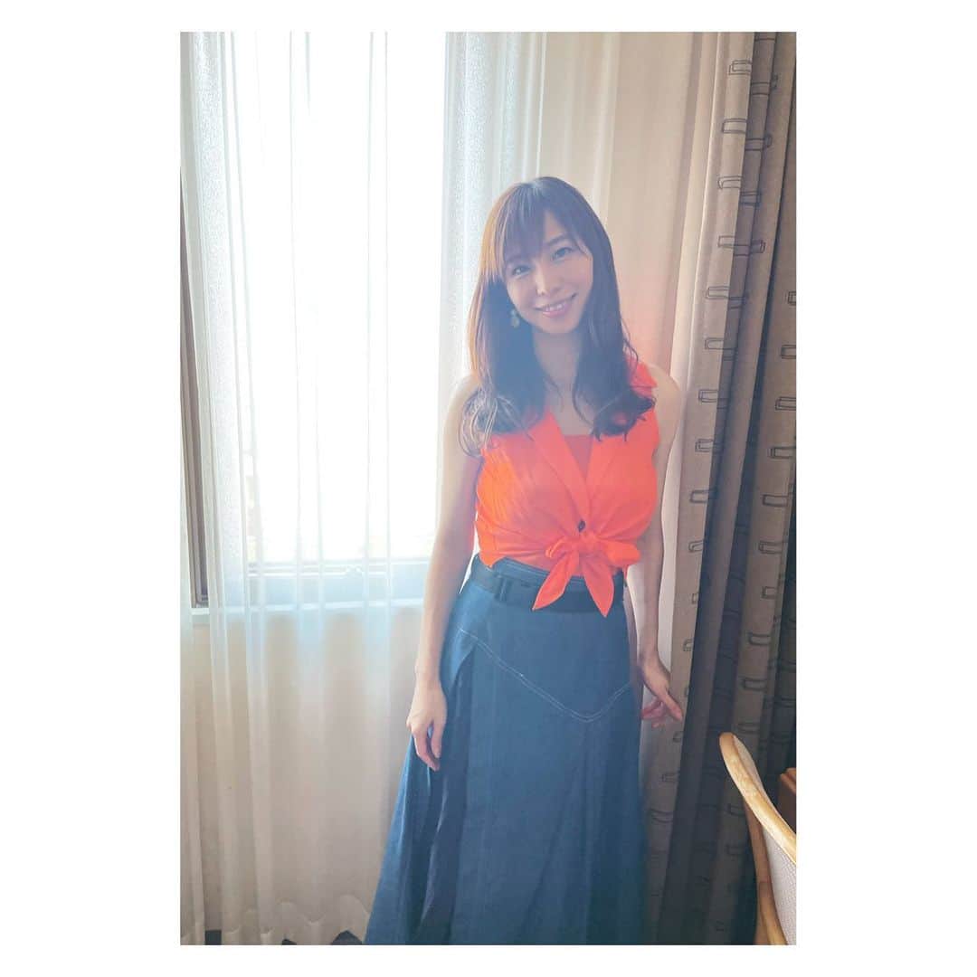 塩地美澄のインスタグラム：「秋田にロケで帰ってきました🍶 #ロケ衣装 #塩地美澄」