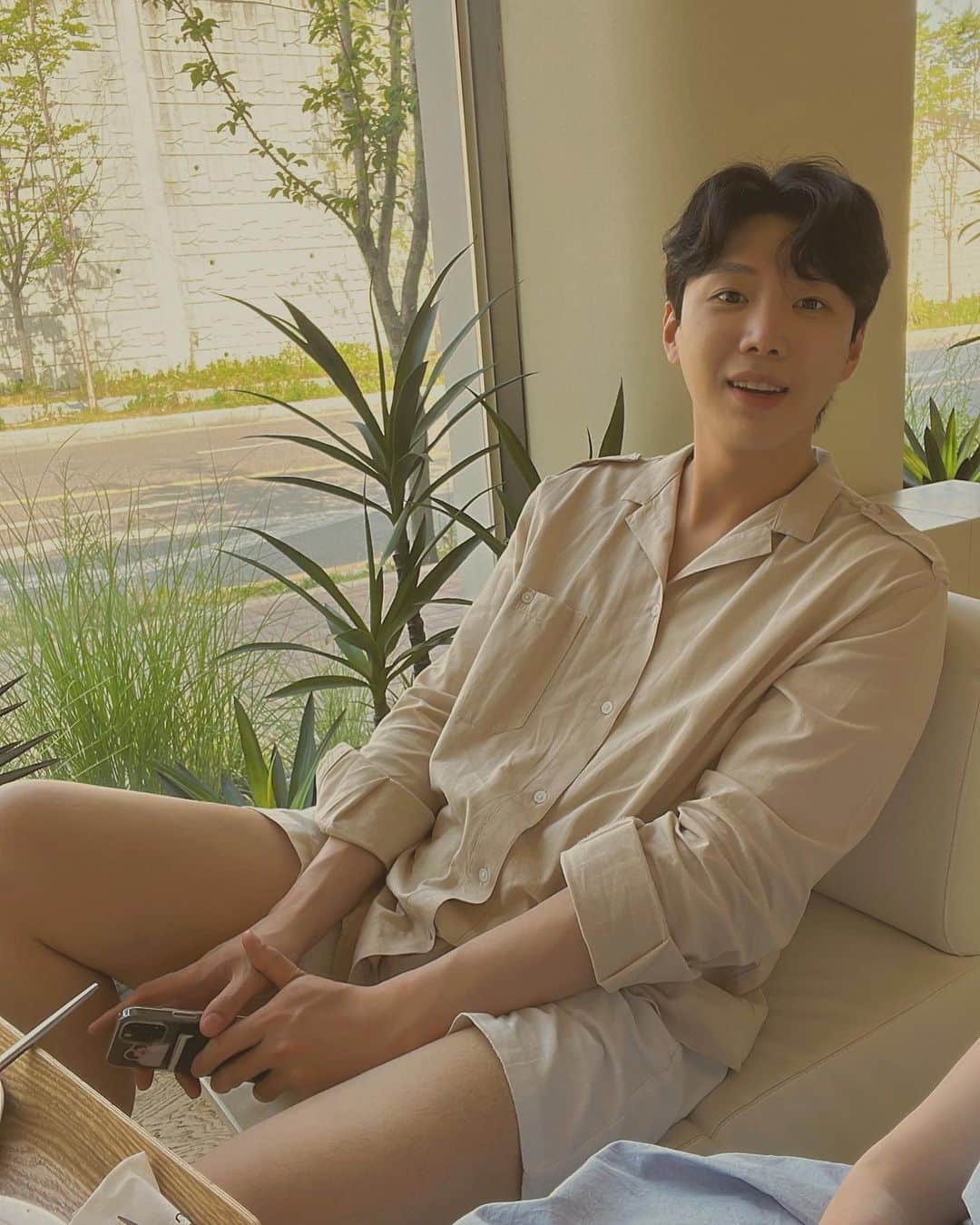 イェジュン のインスタグラム：「여름이구나🌿🌿」